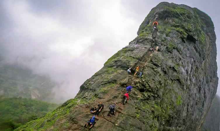 harihar-fort-img